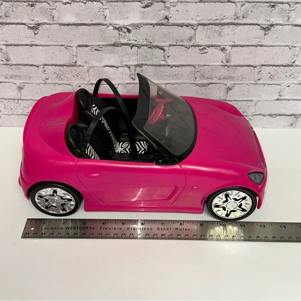 Barbie Car 2009 Mattel Glam Pink Convertible Toy Two-Seater Adjustable Seat Belt